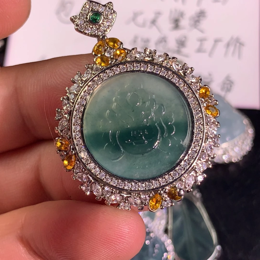 翡翠未镶嵌颈饰财神