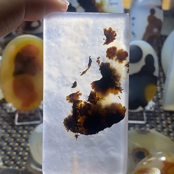 未镶嵌颈饰玛瑙/玉髓E****g