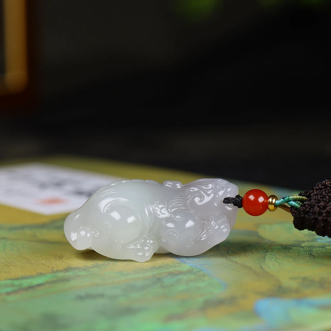 010565和田玉烟紫貔貅吊坠