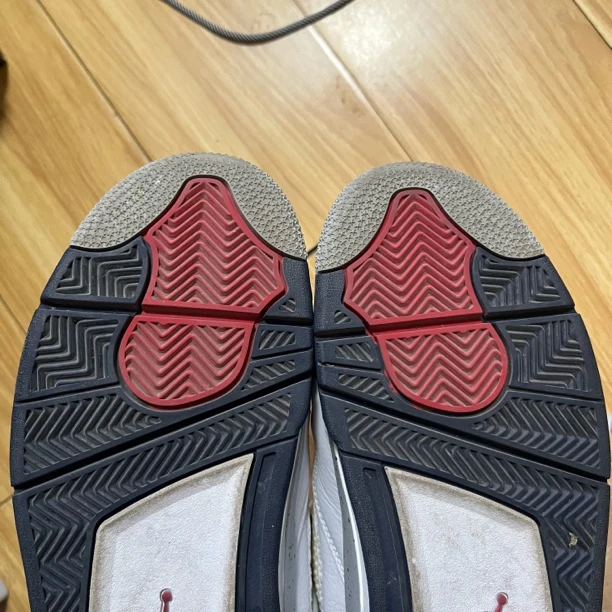 aj4白蓝 42码配原盒