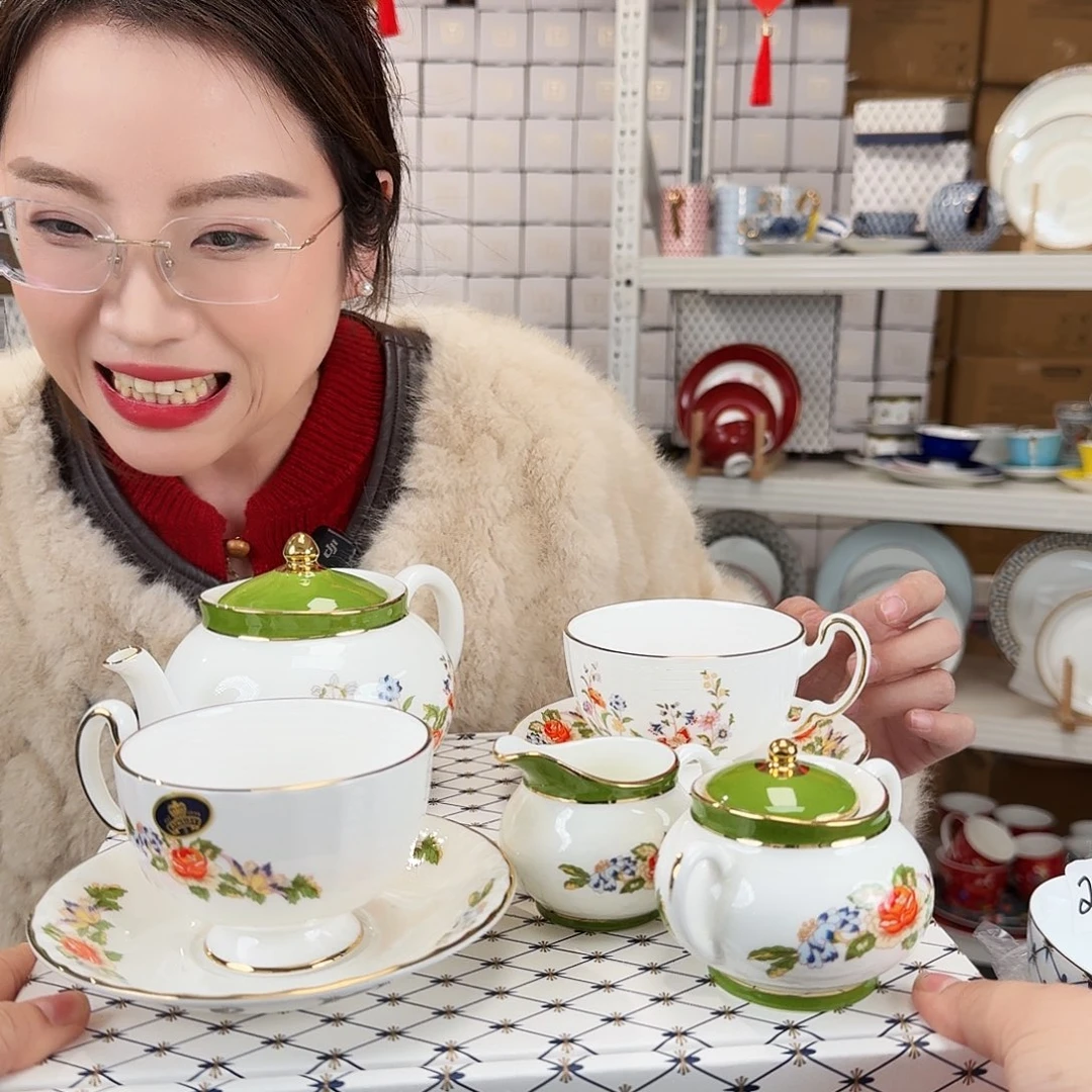 骨瓷床边礼盒套装一壶2杯碟糖罐一个+奶罐一个