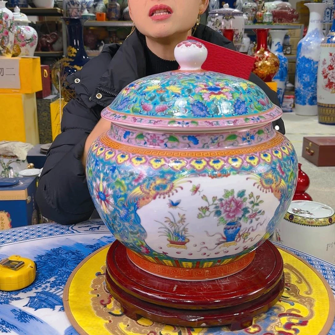 景德镇陶瓷储物罐带底座