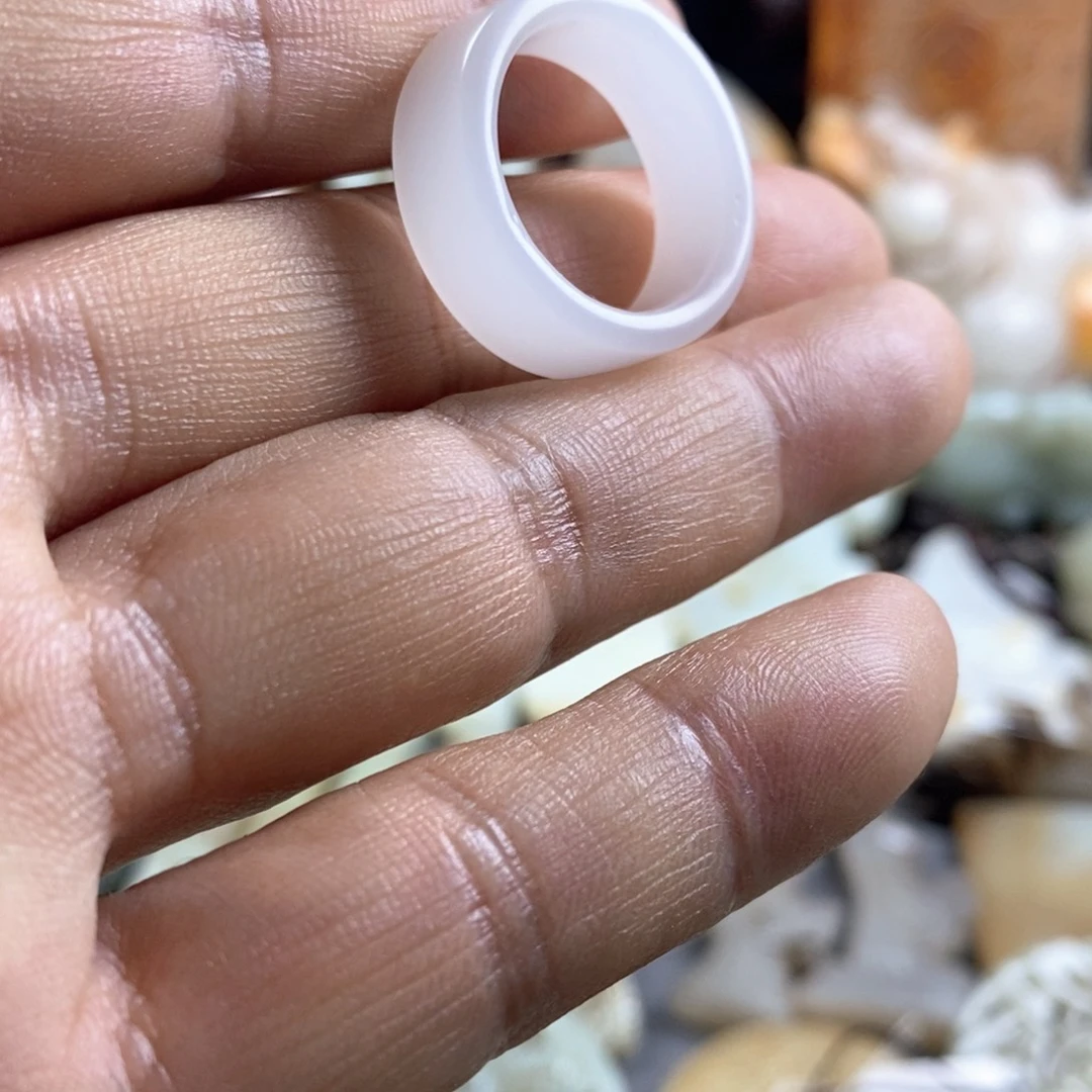 L***.和田玉（糖玉）未镶嵌颈饰