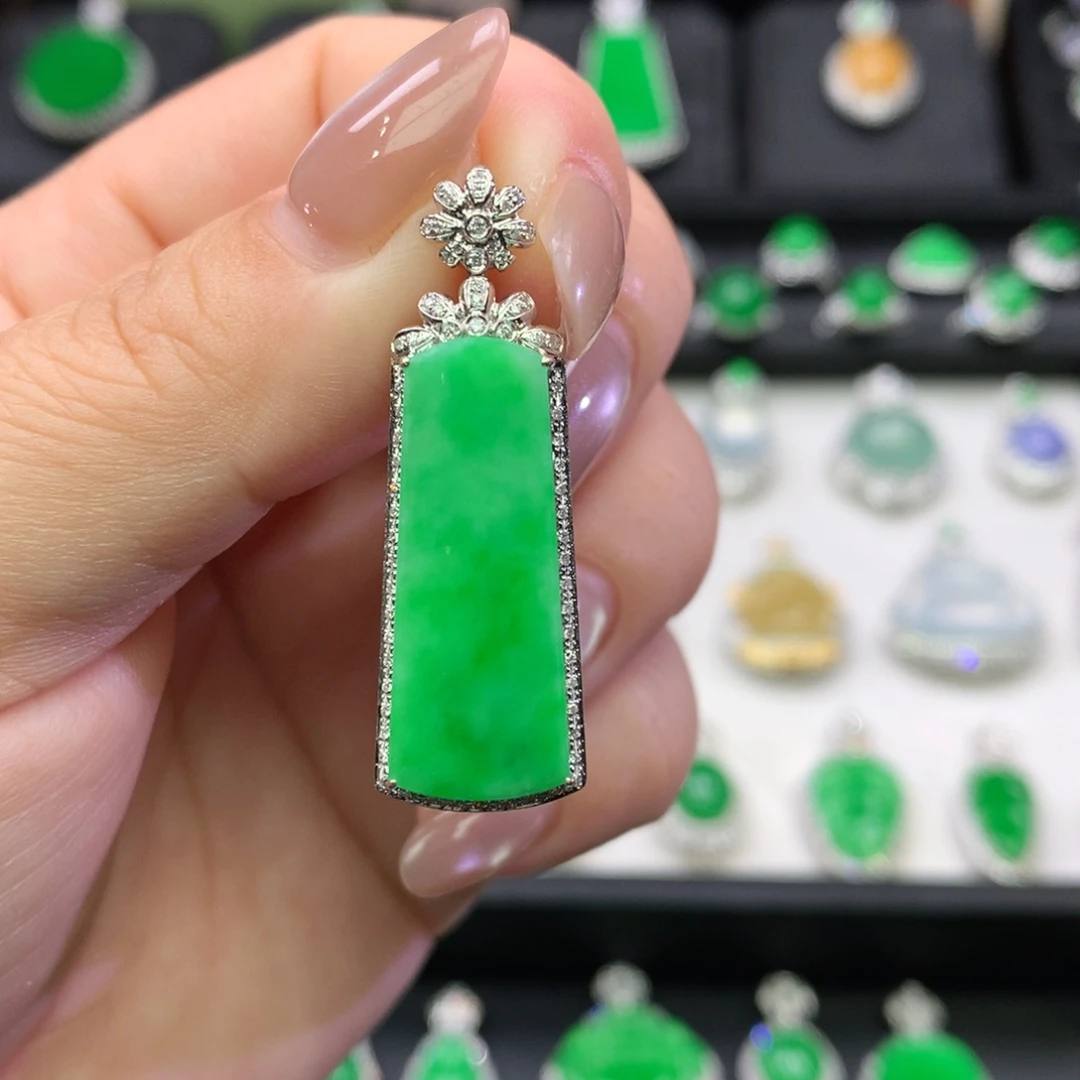 翡翠18K金镶嵌吊坠(不含链)