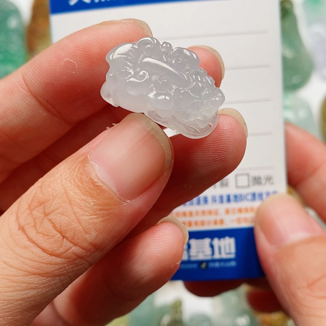 颈饰未镶嵌翡翠貔貅