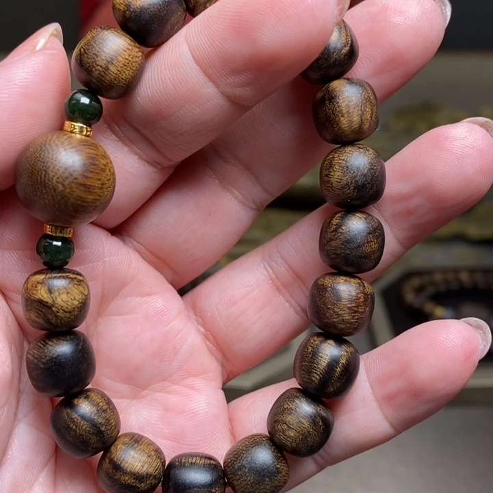 沉香手串越南芽庄白棋楠瘤疤1.0➕绿棋瘤疤单珠