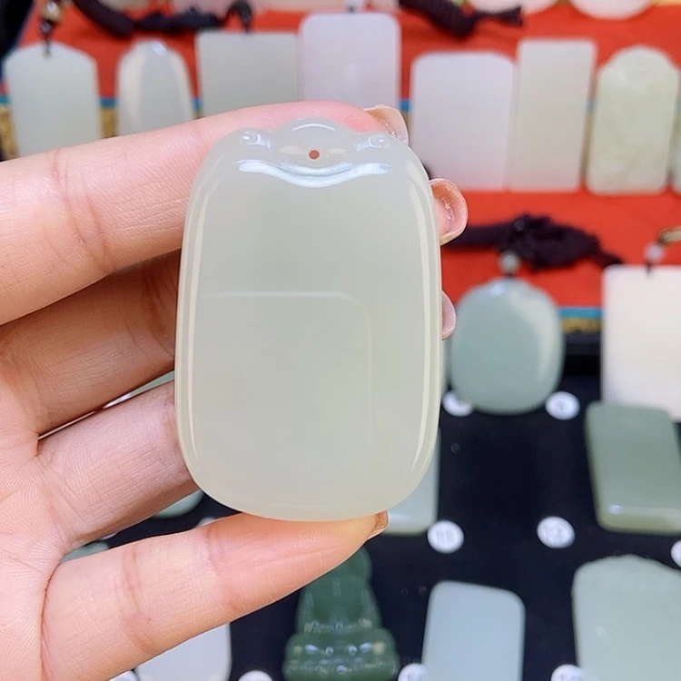 【闪购商品】颈饰未镶嵌和田玉