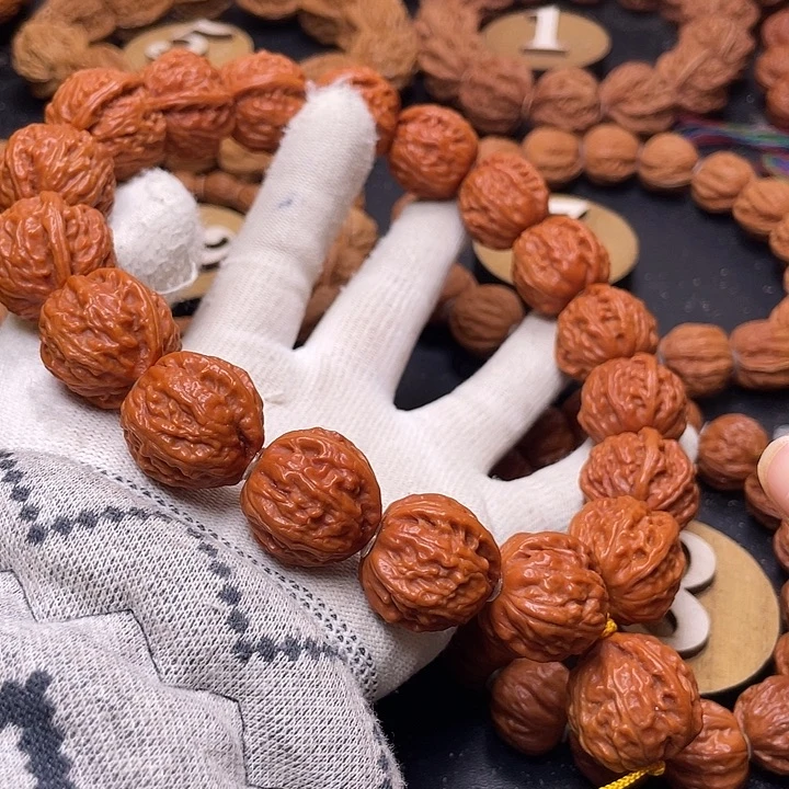 把件文玩核桃粗筋大手持