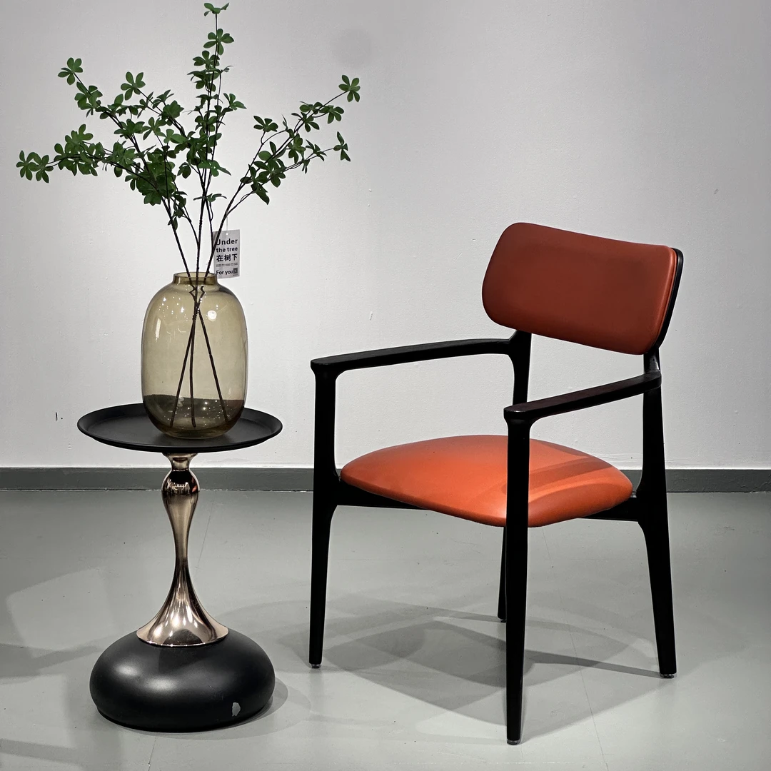 北欧实木餐椅家用法式中古风设计师高级感凳子靠背餐桌椅极简民宿