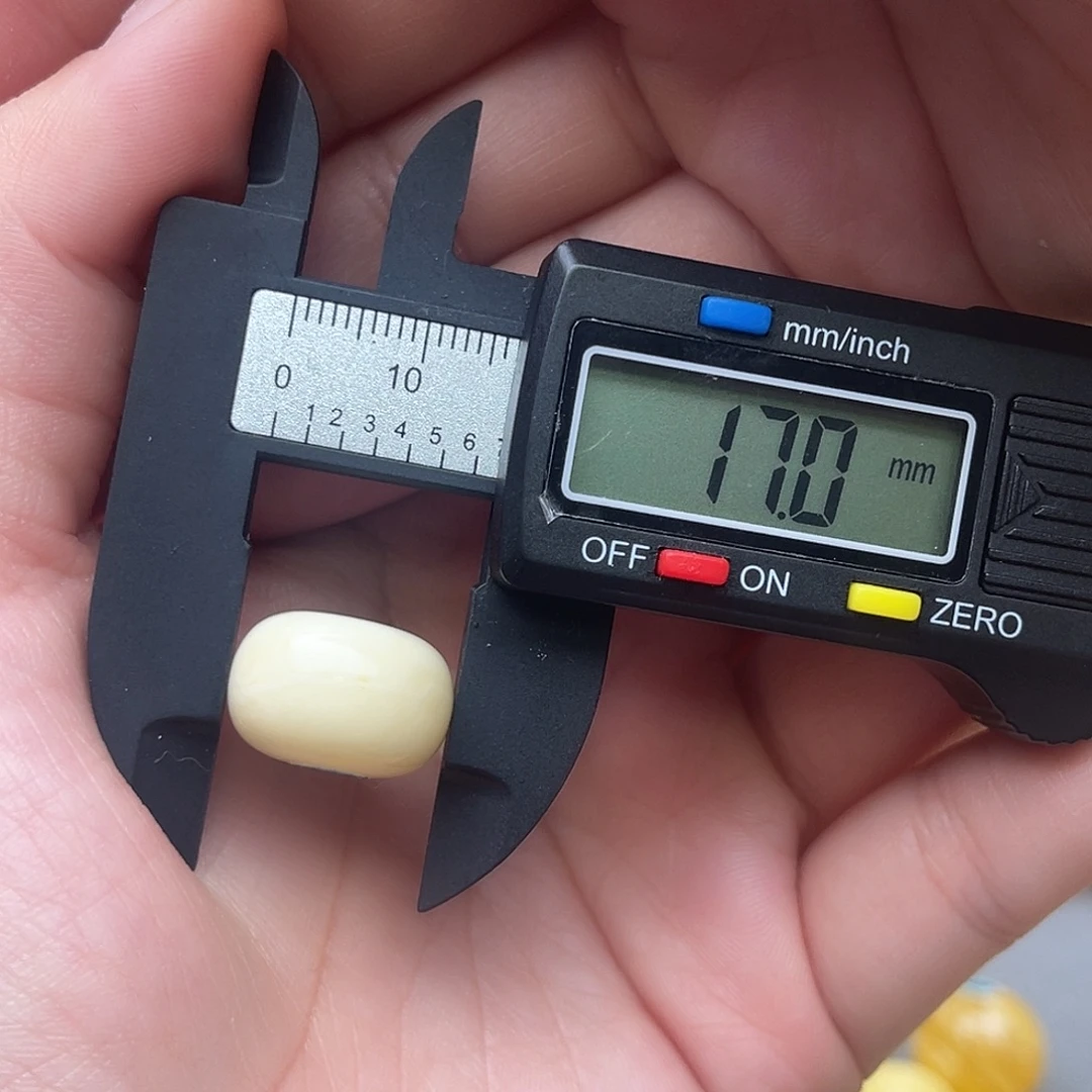 琥珀未镶嵌裸石蜜蜡扣子梦全白
