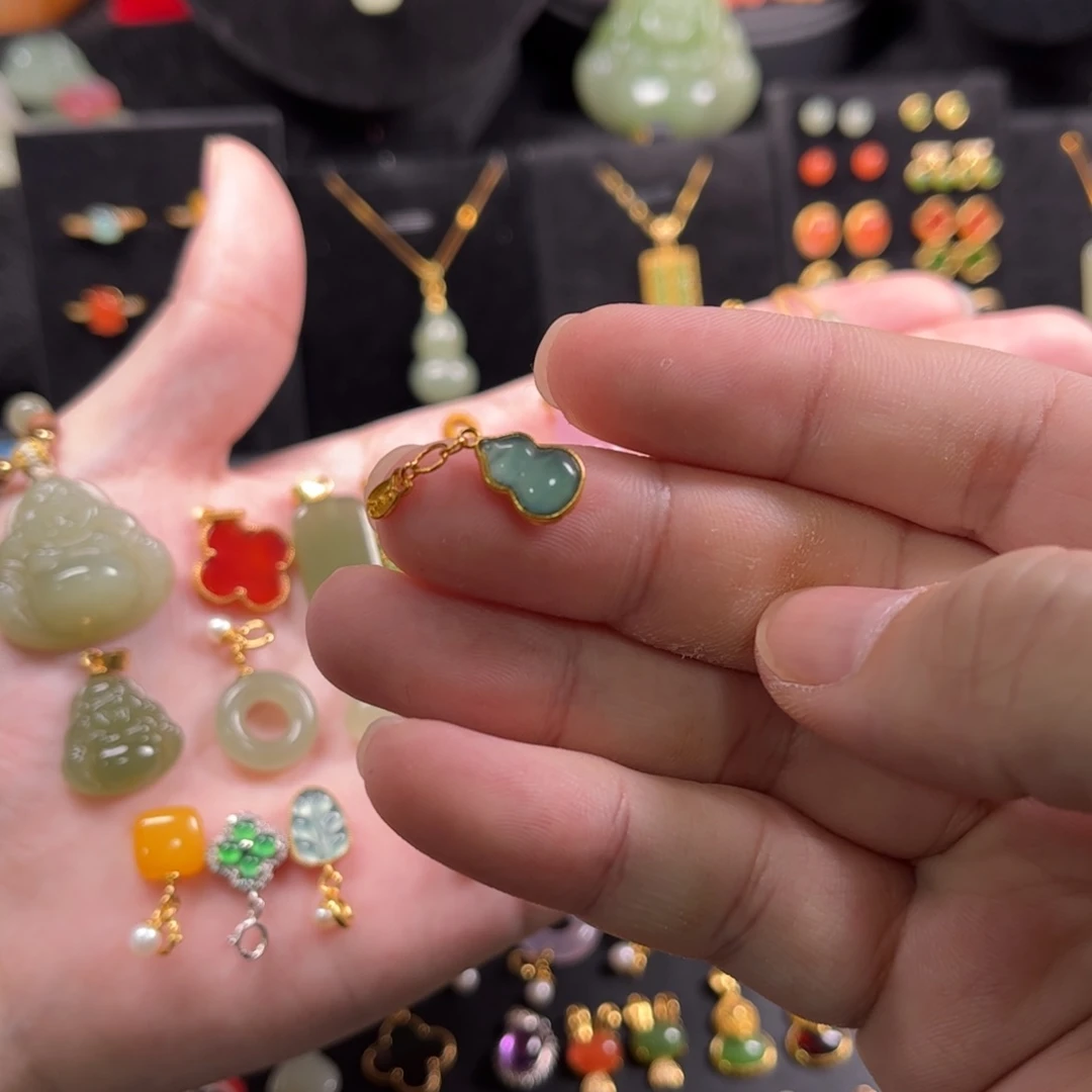 颈饰银S925镶嵌翡翠