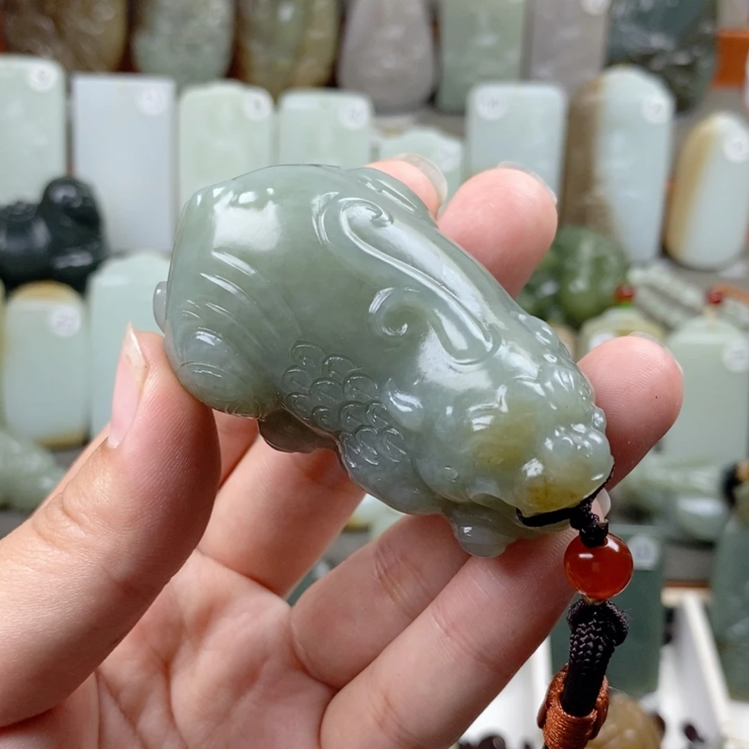 颈饰未镶嵌和田玉（糖玉）