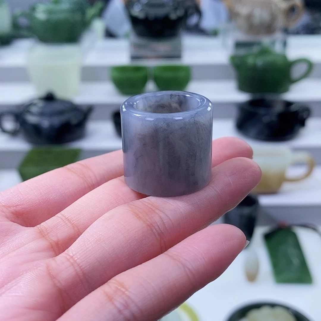 不***蚁和田玉未镶嵌挂件扳指