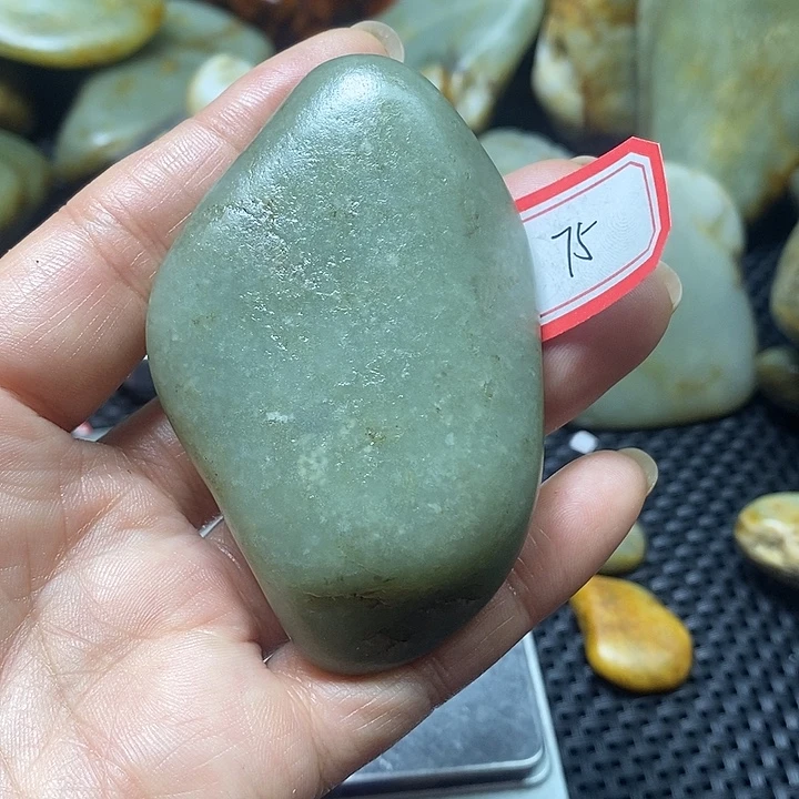 和田玉未镶嵌珠宝奇石75