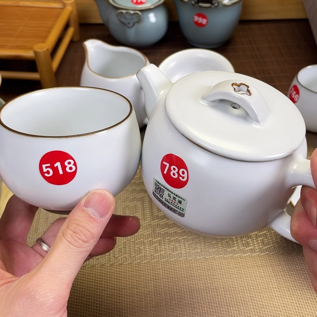 瓷片。。。。。。。。。。。。。