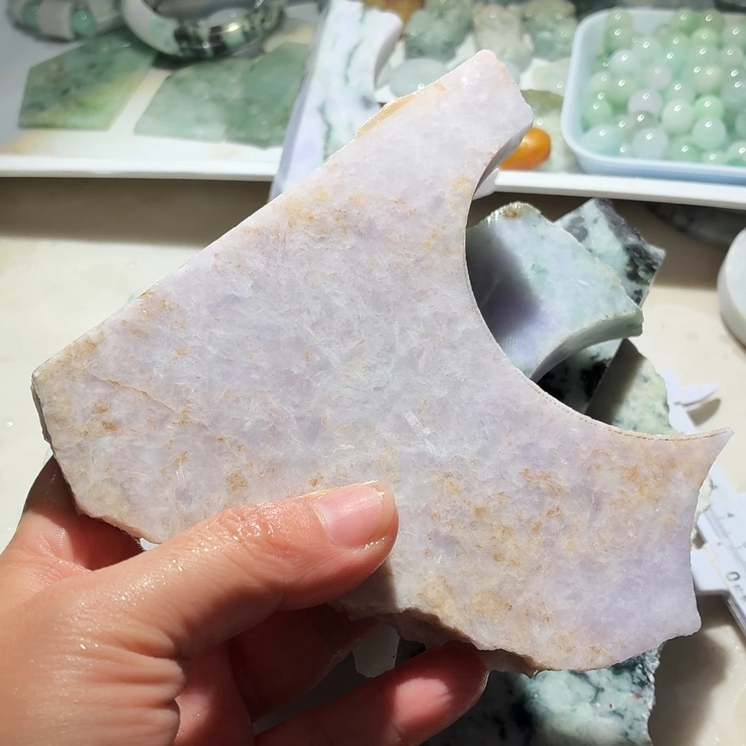 翡翠未镶嵌颈饰边角料