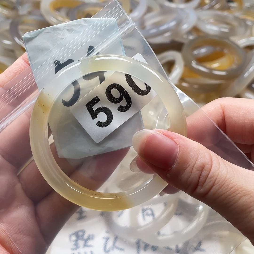 手镯玛瑙/玉髓未镶嵌