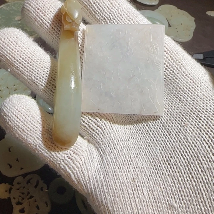 继***力和田玉未镶嵌挂件