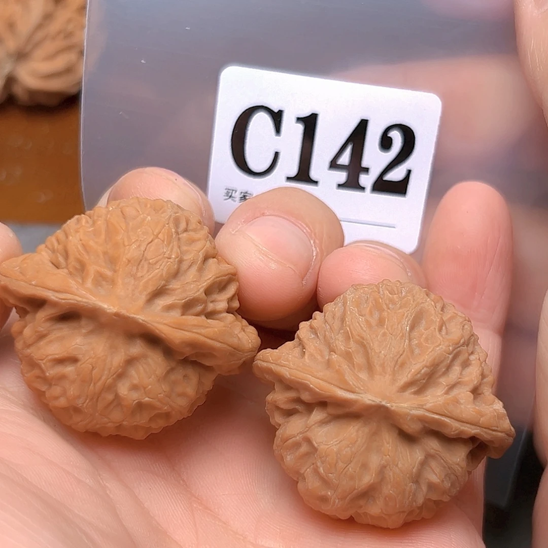 文玩核桃吊坠40宫灯