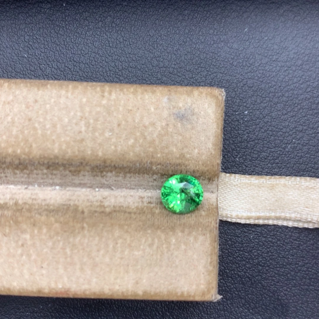 未镶嵌裸石石榴石1.05ct