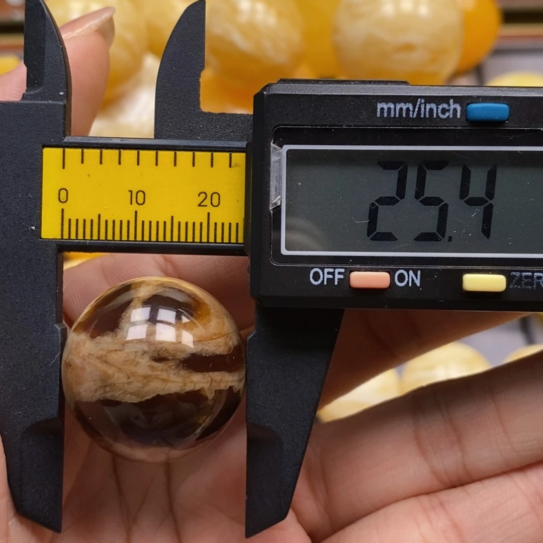 蜜蜡未镶嵌珠宝奇石