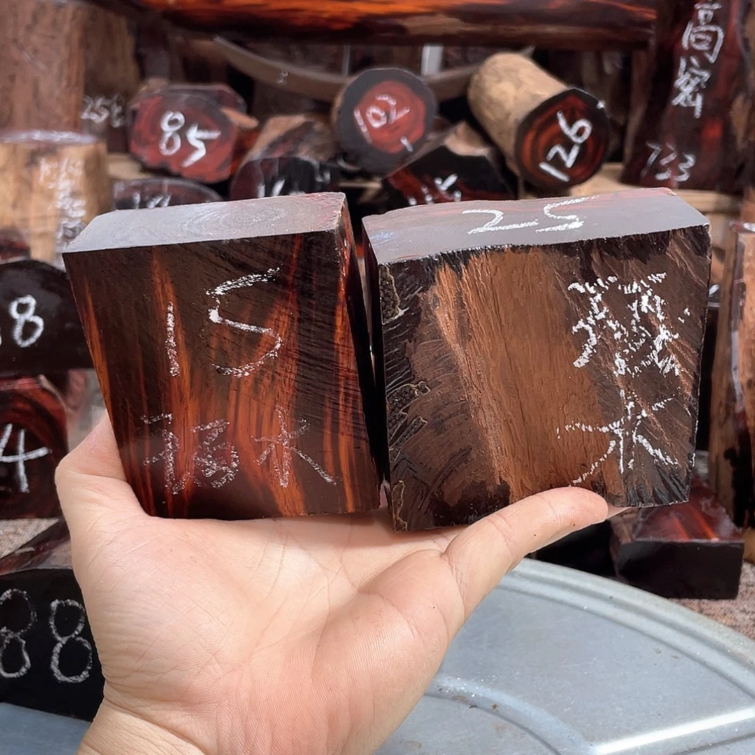 交趾黄檀（大红酸枝）