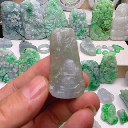 翡翠未镶嵌颈饰翡翠