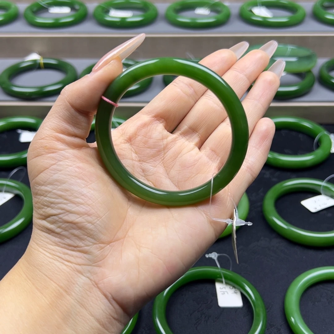 和田玉（碧玉）未镶嵌手镯