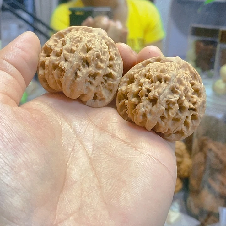 【闪购商品】文玩核桃把件43.5霞云岭