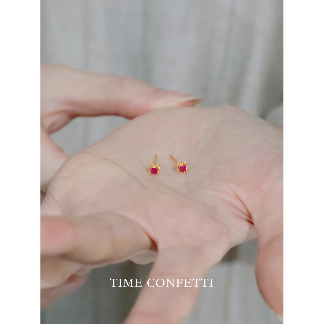 925银耳饰 镀K金【孙二娘】百搭精致迷你小巧红耳钉TC 9718