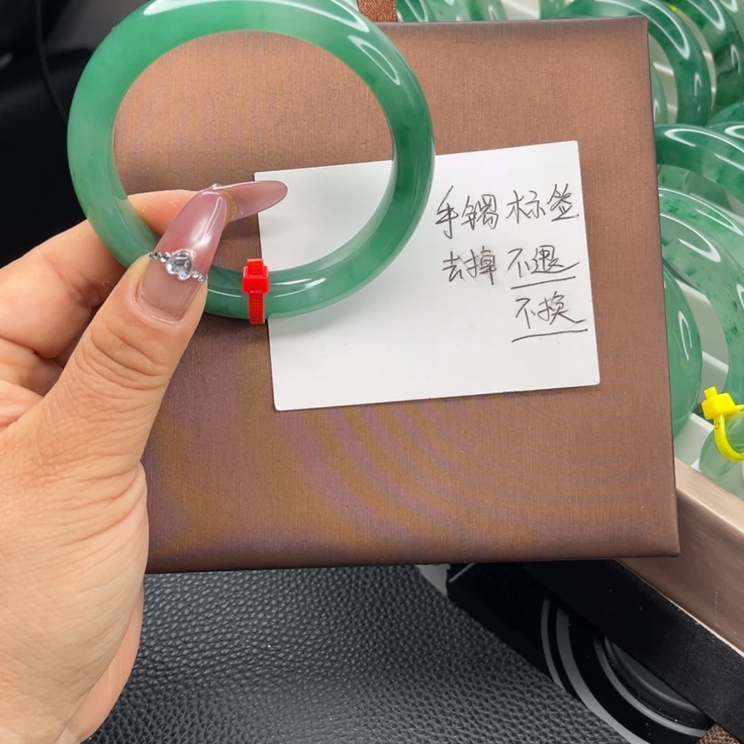 石英质玉未镶嵌手镯非洲翠