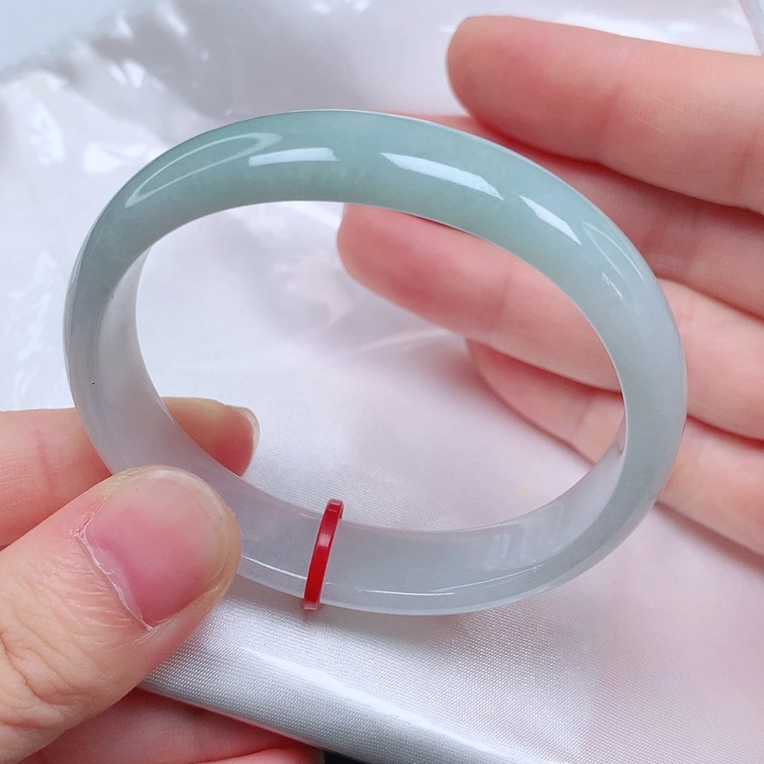 未镶嵌手镯（贵妃镯）翡翠1