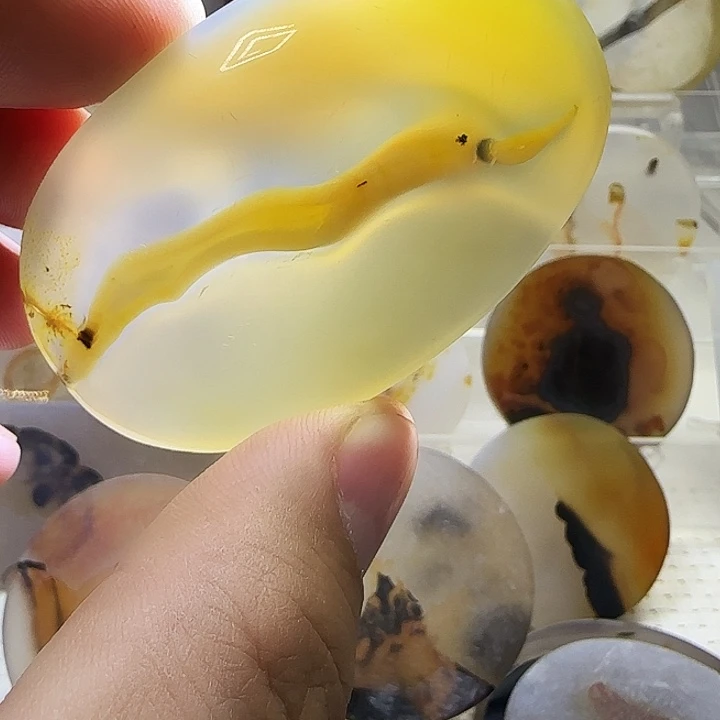 玛瑙/玉髓未镶嵌珠宝奇石