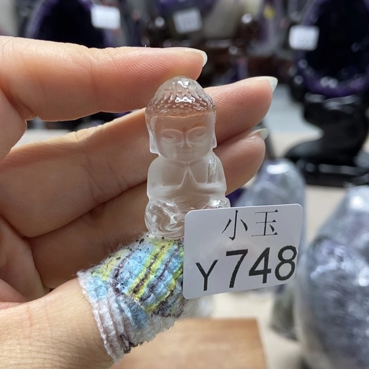 戴***曦水晶未镶嵌大型摆件（非配饰）摆件