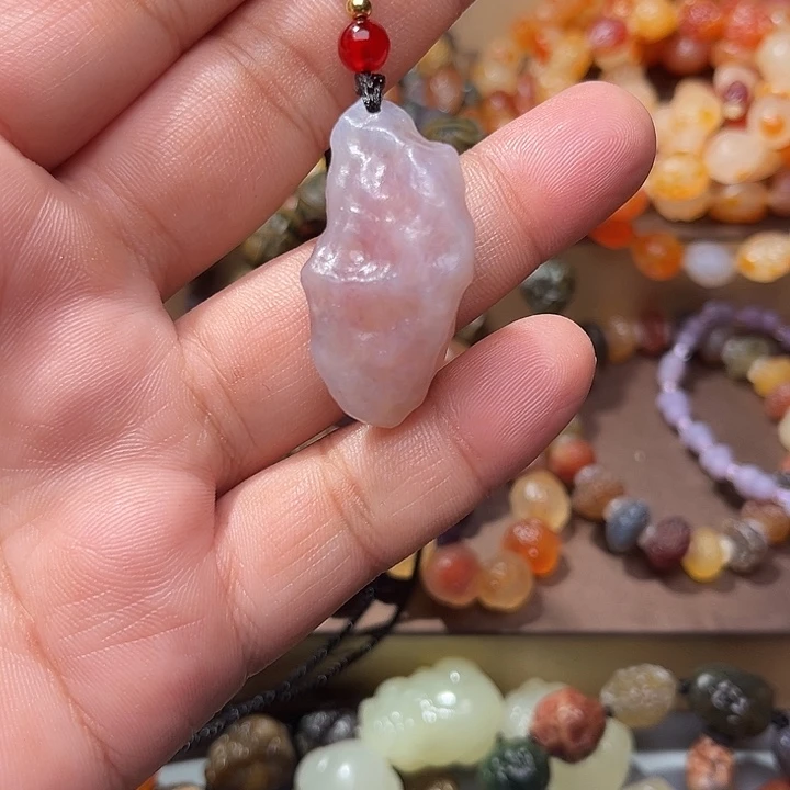 阿拉善彩玛瑙吊坠