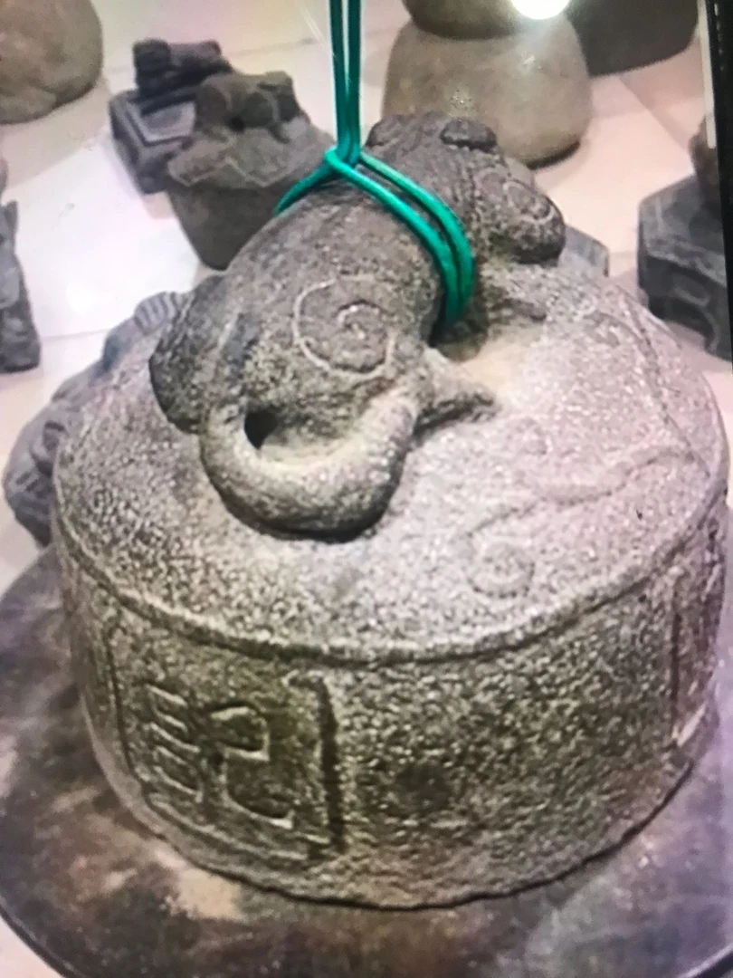 青石。。。。。。。，。雕刻