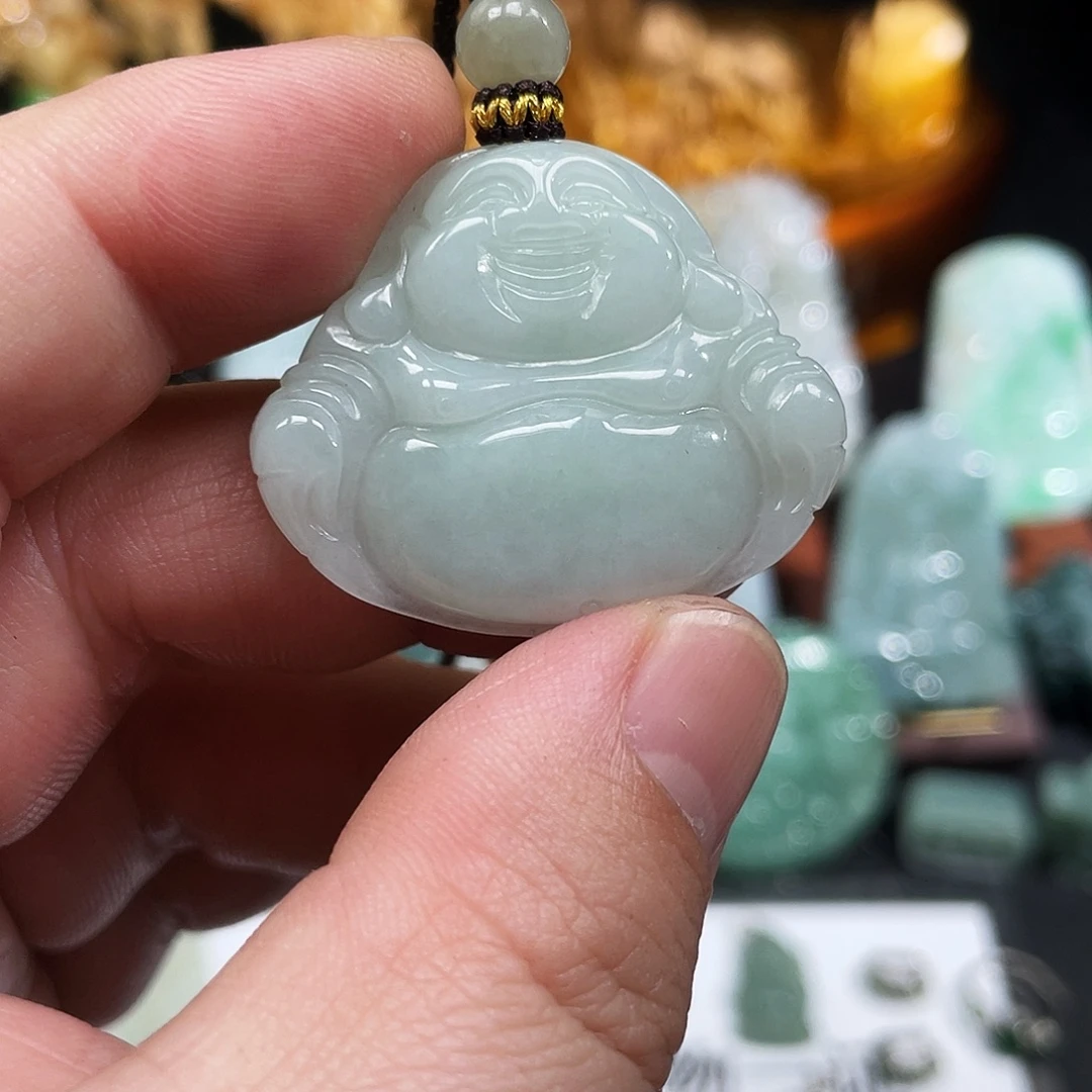 翡翠未镶嵌颈饰佛公