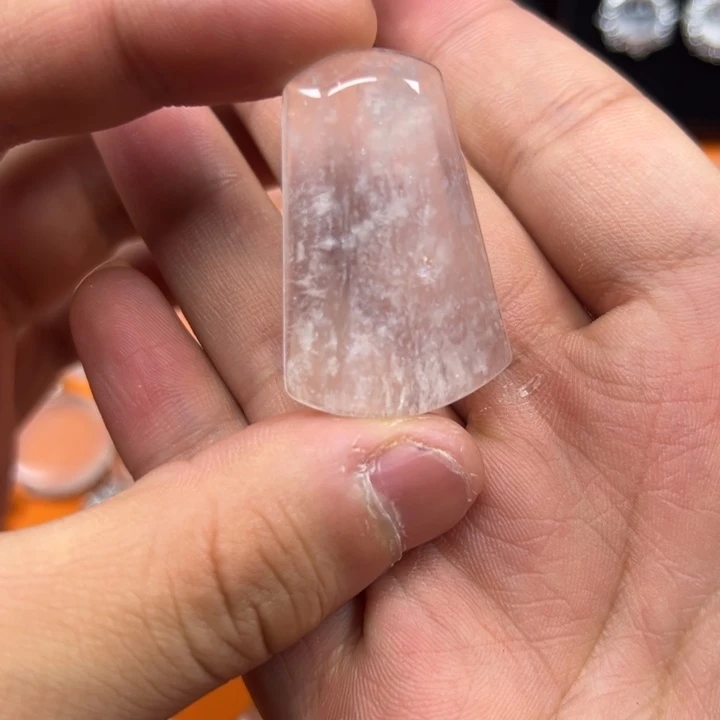 石英质玉未镶嵌颈饰