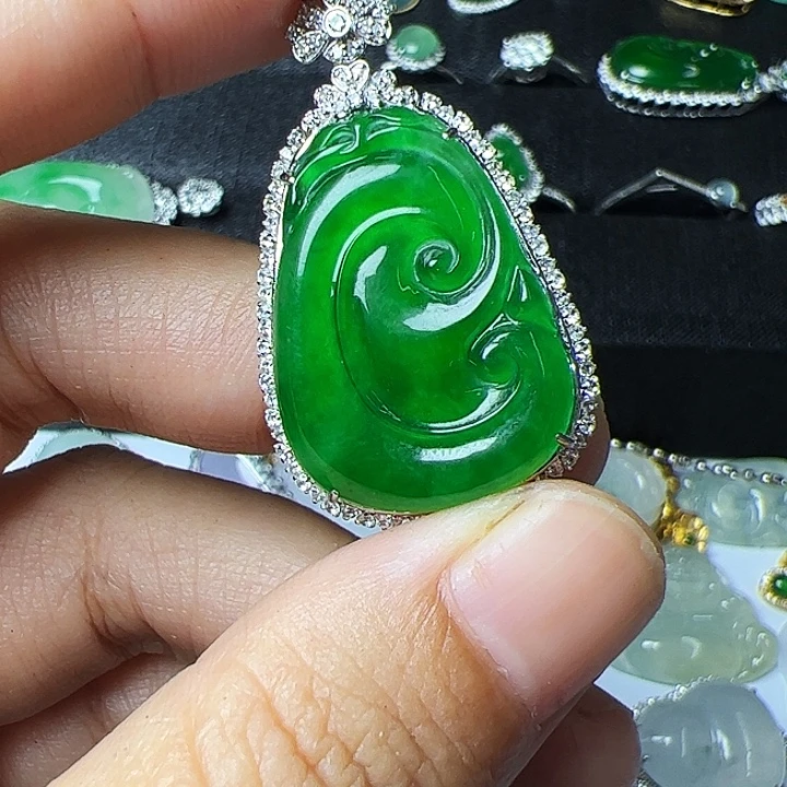 翡翠18K金镶嵌吊坠(不含链)