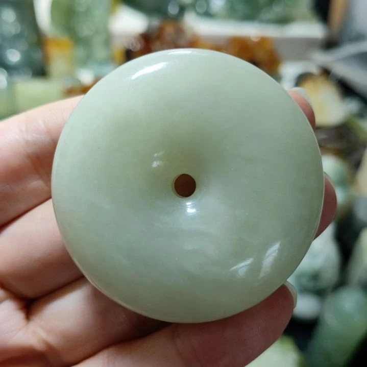 岫玉未镶嵌平安扣