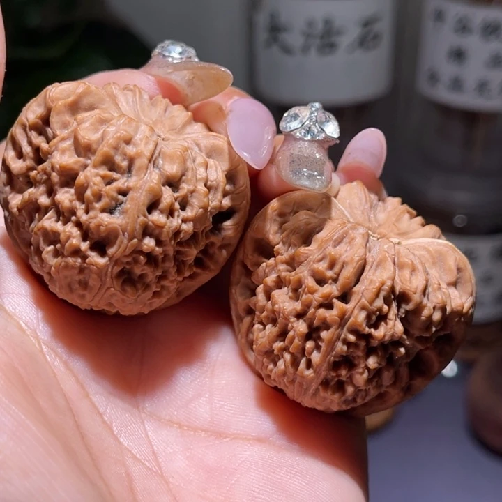 吊坠桃核          40