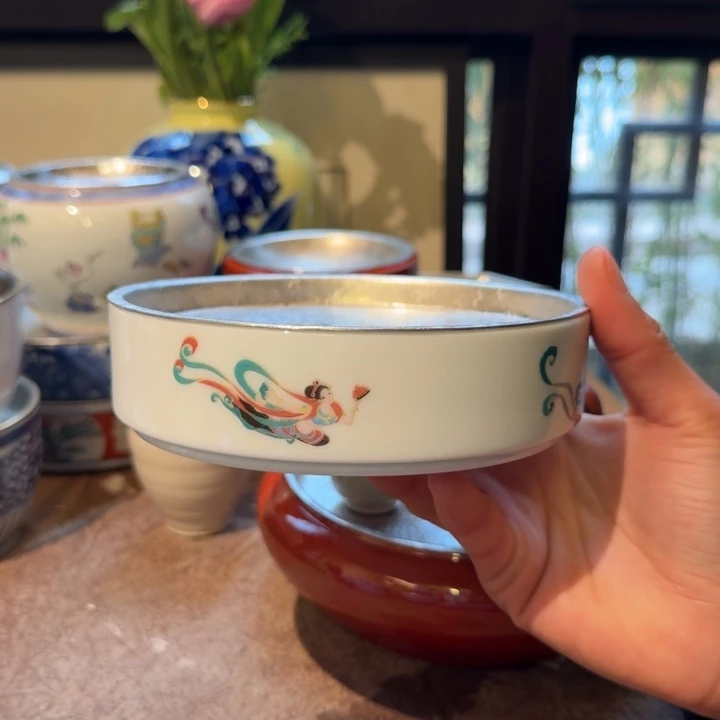 壶承天的作品是由一个人