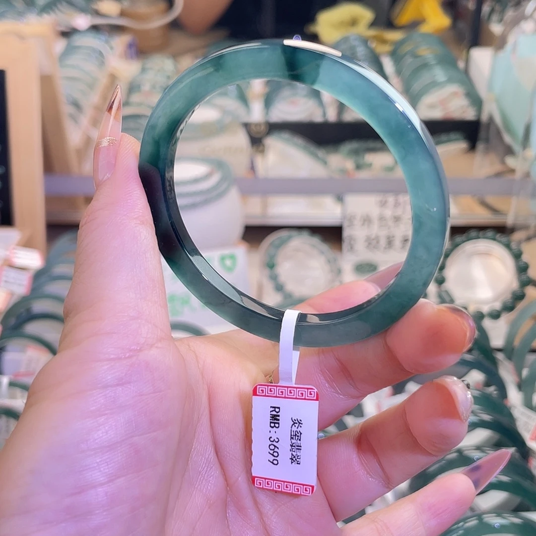 翡翠未镶嵌手镯53-54圈方鐲