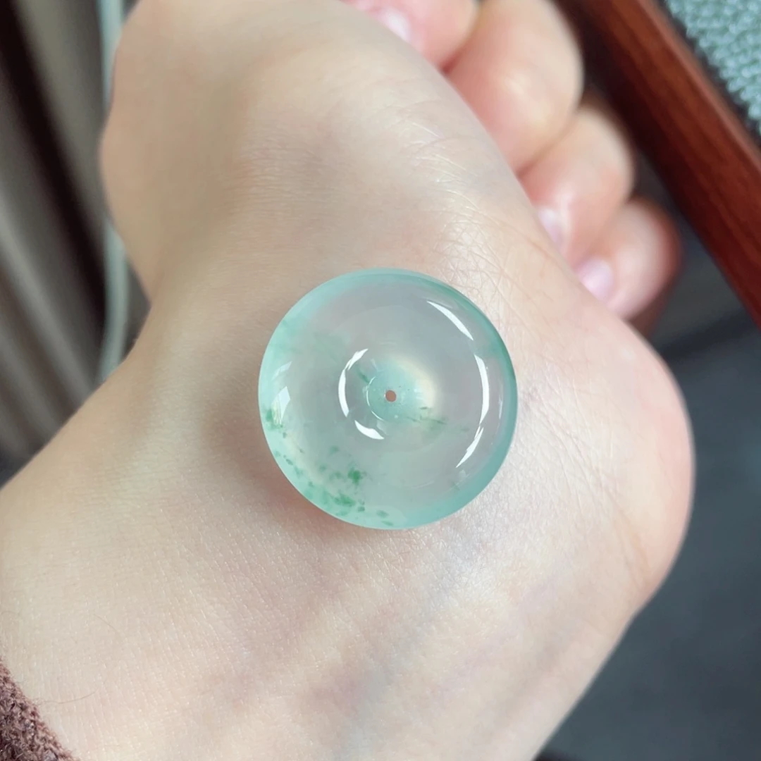 翡翠颈饰未镶嵌扣子