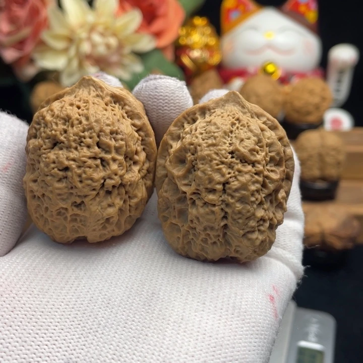 t***9文玩核桃把件古寺金钟49号