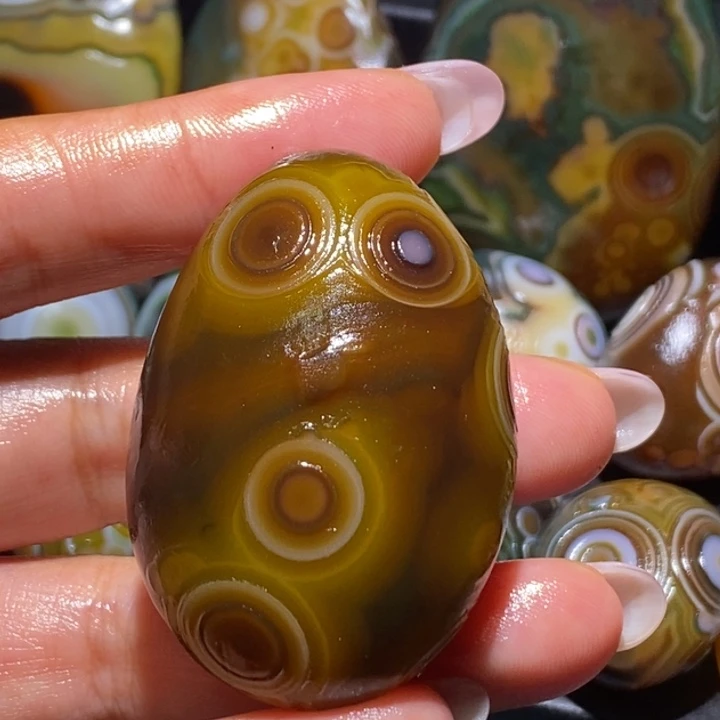 玛瑙/玉髓未镶嵌珠宝奇石44