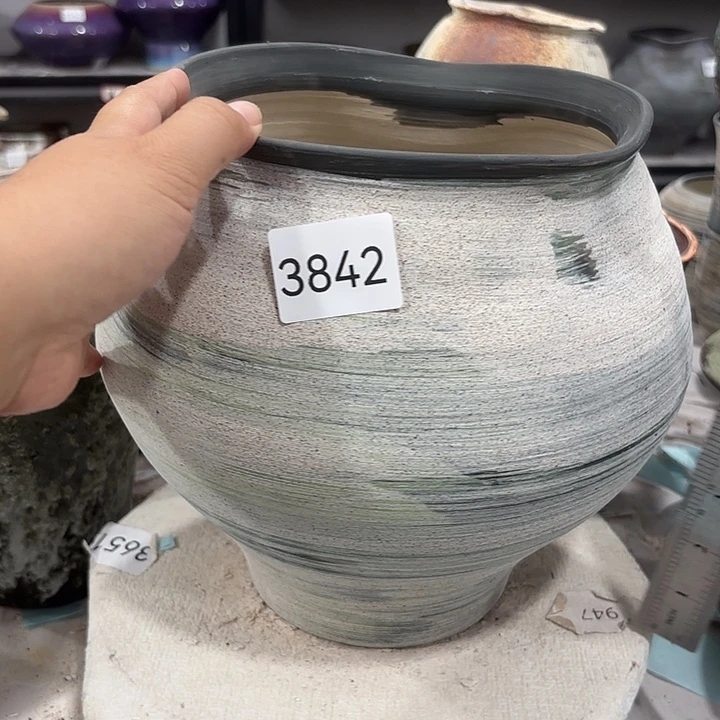 摆件高23，口16，有孔3842