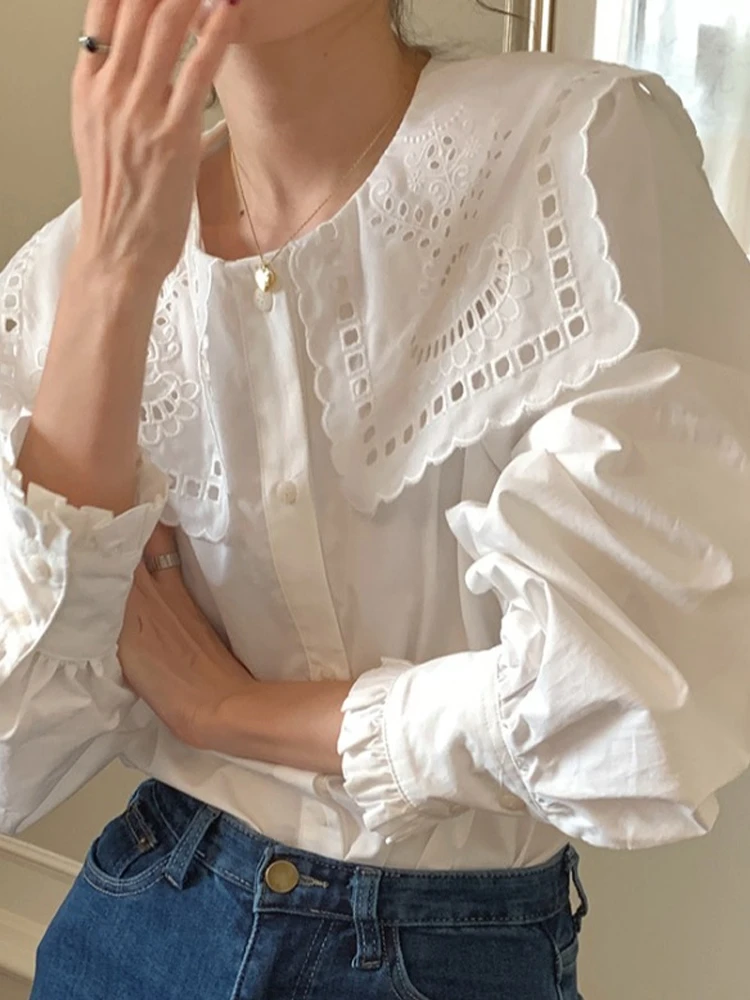 A2623大码女法式镂空娃娃领刺绣长袖翻领衬衫宽松韩版春秋荷叶边