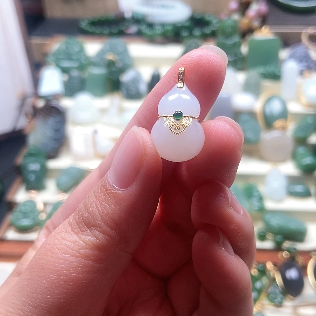 和田玉18K金镶嵌吊坠(不含链)