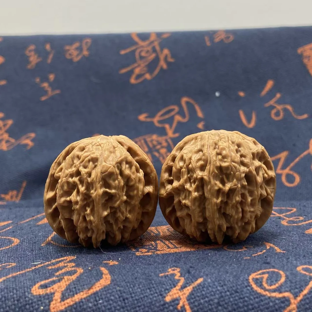 D581无名文玩手盘核桃老树文玩核桃文玩手盘核桃